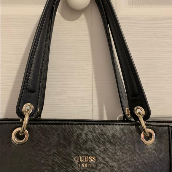 Authentic Guess kamryn tote shoulder bag for women - Picture 2 of 4